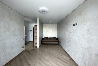 1826733071596631