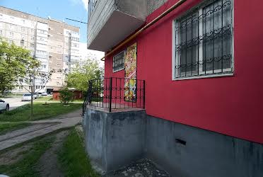 1832721342363637