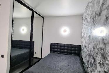 1835647424063646