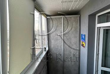 1827745925349660