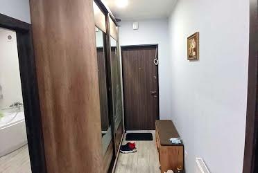 1833265619303674