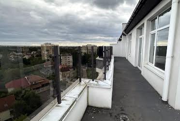 1833459441815677