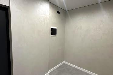 1831551351812696