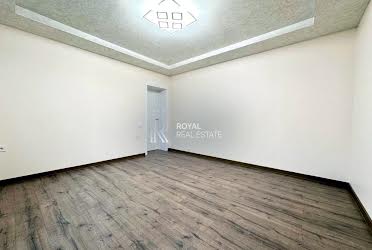 1835818486631708