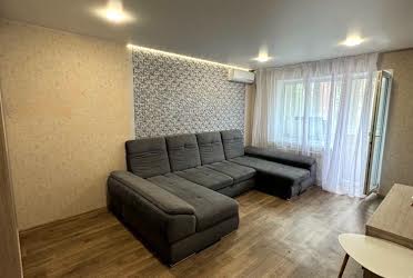 1833546047943760
