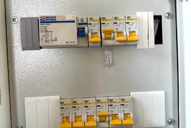 1835281841631828
