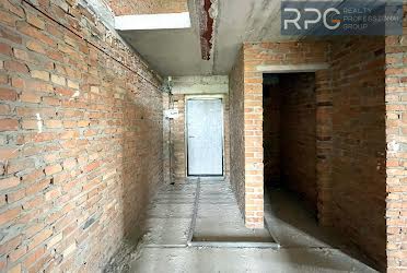 1832740413187842
