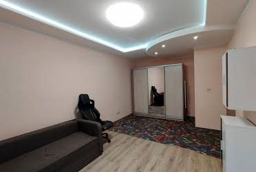 1831906568913844