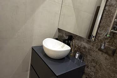1835532074368844