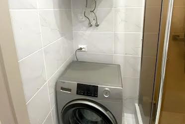 1835084737982853