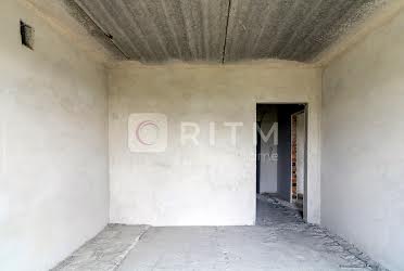 1835166332762875