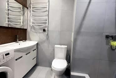 1835093093200088