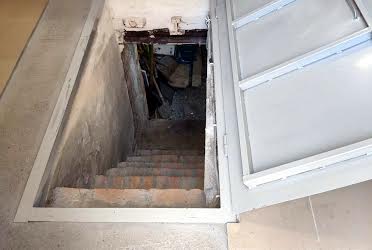 1828832030760885