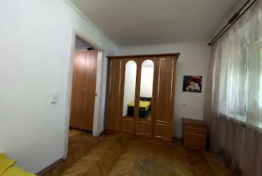 1835082629571893