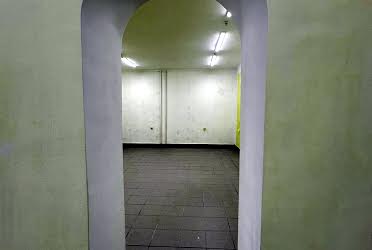 1835105117931902