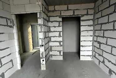 1826475318731905