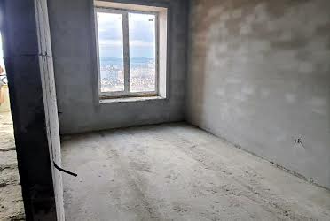 1828916558921915