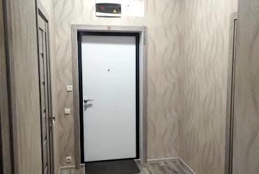 1835078471411938