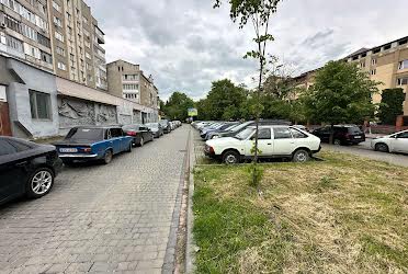 1832529930318960