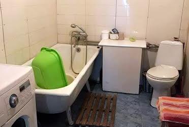 1835738110375981