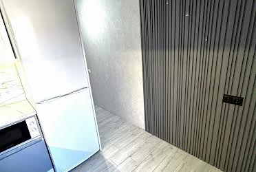 1827034548576983