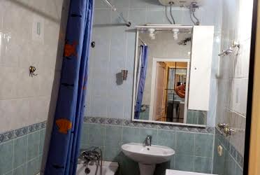 1832746040677989