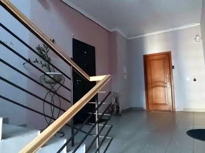 квартира по адресу Вашингтона Дж., 7А