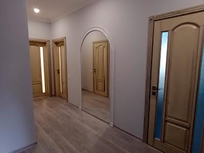 комерційна за адресою вул. Пересопницька, 170