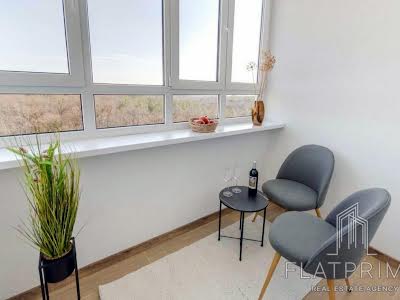 квартира за адресою Озерна, 27а