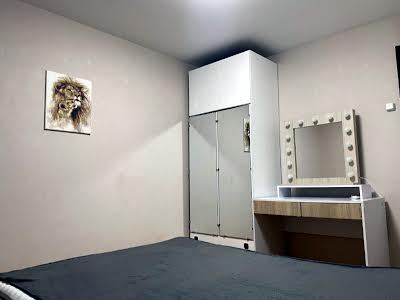 квартира за адресою Академіка Булаховського вул., 15а