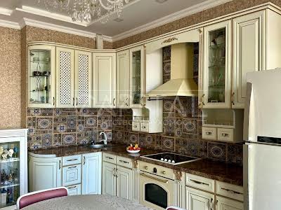 квартира за адресою Дегтярна вул., 19