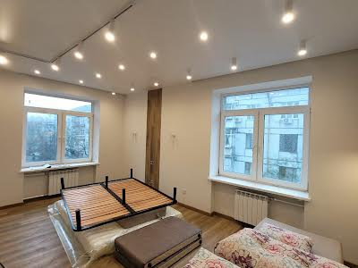 квартира за адресою Патріотична вул., 32