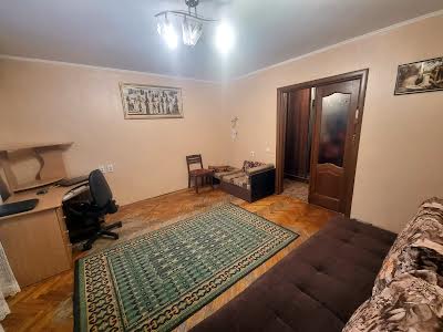 квартира за адресою Почайнинська вул., 35