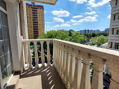 квартира за адресою Михайла Максимовича вул. (Онуфрія Трутенка), 26