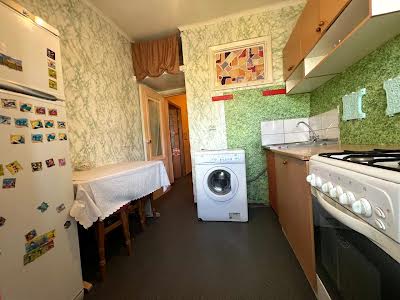 квартира за адресою Привокзальна вул., 12