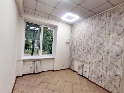 коммерческая по адресу Александровская ул. (Дзержинского), 93