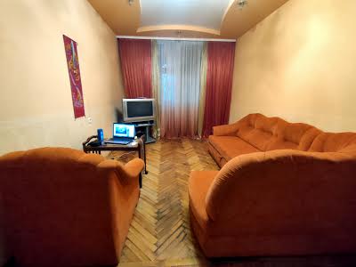 квартира за адресою Лондонська вул. (Пітерська), 3
