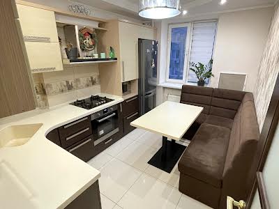 квартира за адресою Боголюбова вул., 20