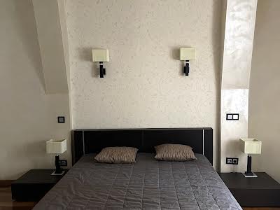 квартира за адресою Лабораторна вул., 8