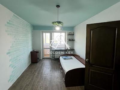 квартира за адресою Революційна, 24