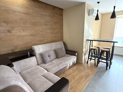 квартира по адресу слобідська, 9