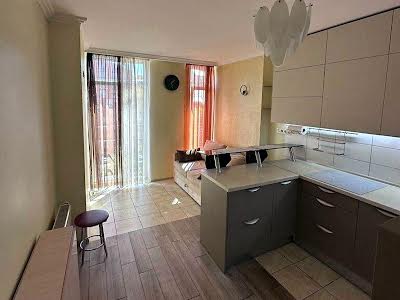 квартира за адресою Регенераторна вул., 4