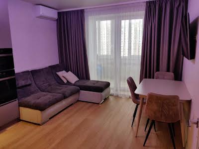 квартира за адресою Роганська вул., 130/3