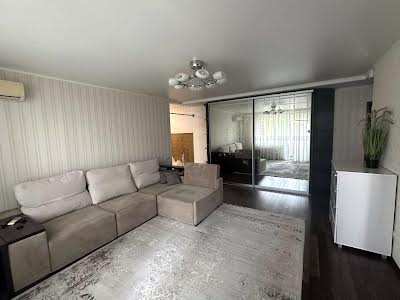 квартира за адресою Бабаджаняна, 21