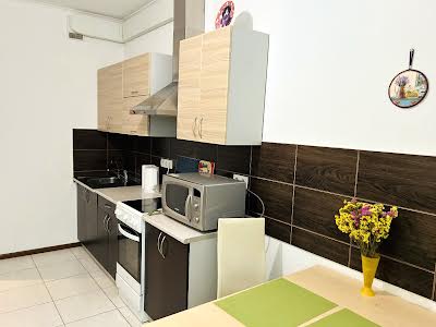 квартира за адресою Сім'ї Кульженків вул. (Петра Дегтяренка), 35