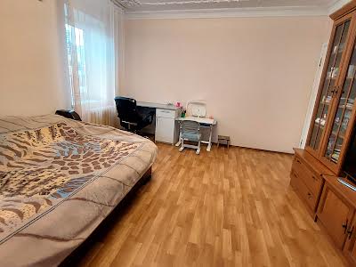 квартира за адресою Ільфа та Петрова вул., 5