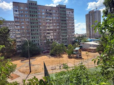квартира за адресою Романа Шухевича просп. (Генерала Ватутіна), 22-А