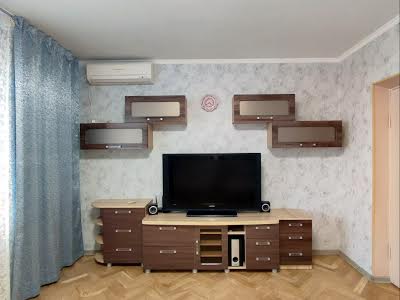 квартира за адресою Раїси Окіпної вул., 1