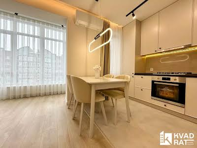 квартира за адресою Височана вул., 18