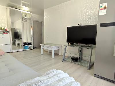 квартира за адресою Калинова вул., 102